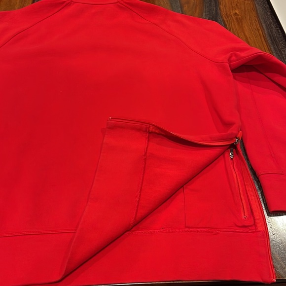 Apple Logo Beautiful Bright Red L/S Sweater. Great condition - Picture 7 of 8